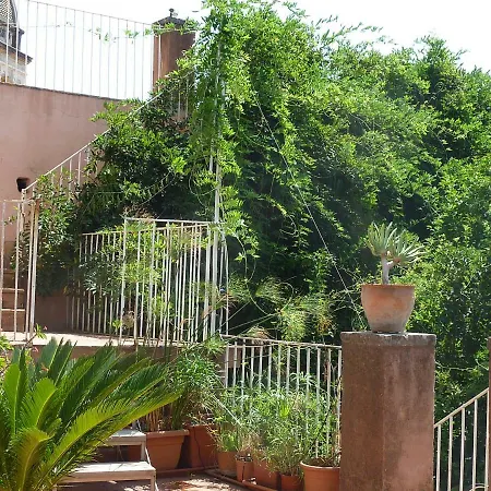 Holiday home Casetta Rosa Tra I Papiri *